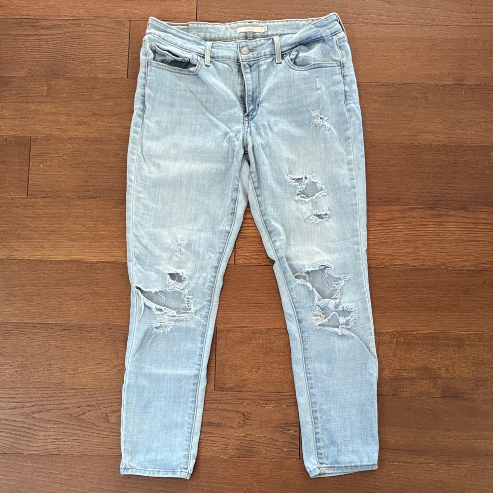 Levi's Light Blue Distressed Skinny Jeans for Women